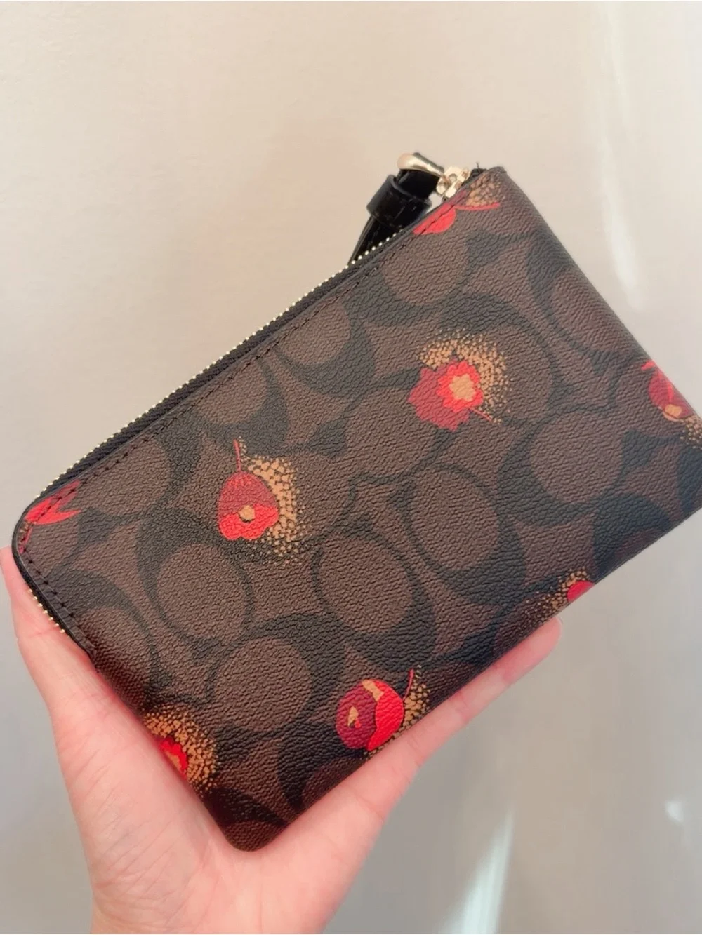 NWT COACH C6417 Corner Zip Wristlet in Signature Canvas with Pop Floral Print